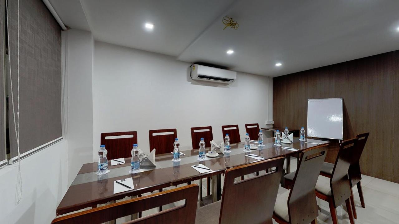 Отель Shivas Gateway Devanahalli Экстерьер фото